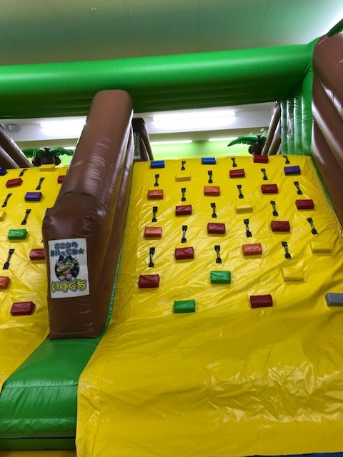 ふわふわ遊具